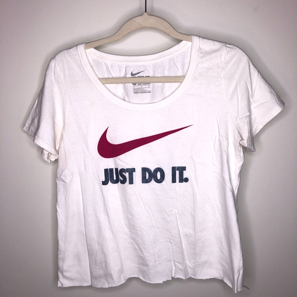 Nike cropped t shirt